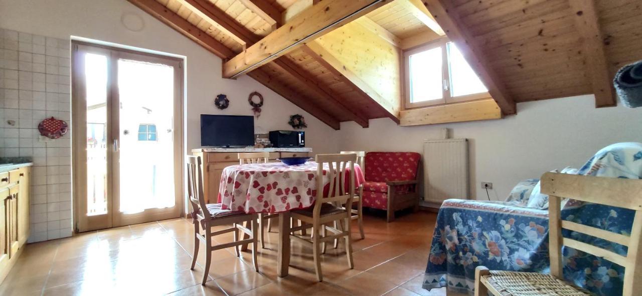 Mansarda A Carciato, Trilocale In Montagna Apartment Dimaro Exterior photo