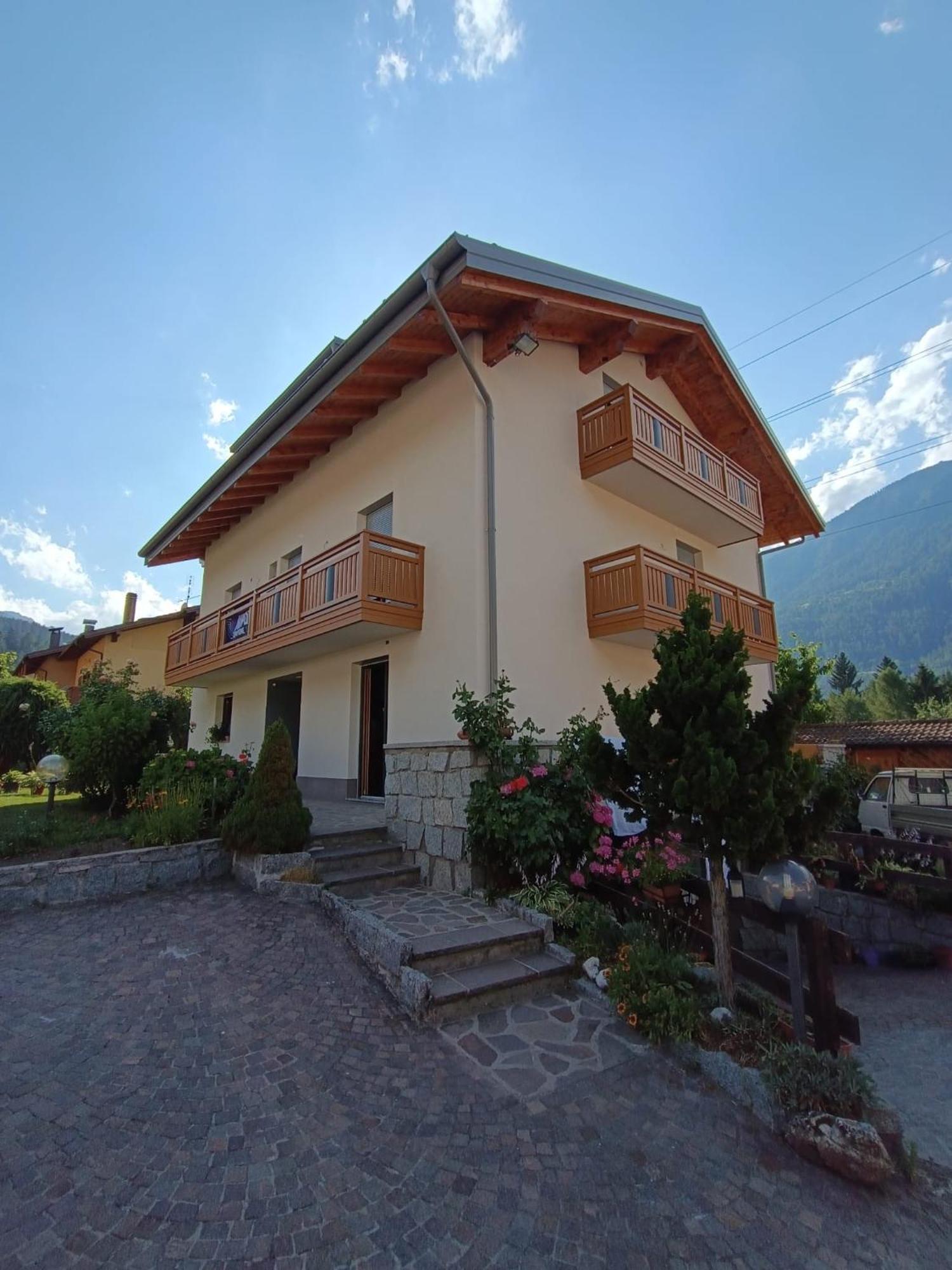 Mansarda A Carciato, Trilocale In Montagna Apartment Dimaro Exterior photo